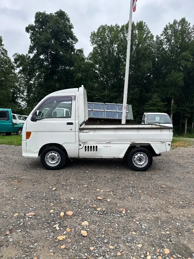 1997 Daihatsu Hijet 4WD, a white Kei Truck, for sale at Mayberry Mini Trucks in Mount Airy, NC (photo 13 of 20)