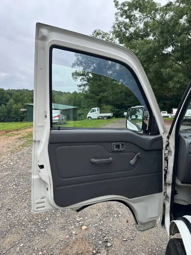 1997 Daihatsu Hijet 4WD, a white Kei Truck, for sale at Mayberry Mini Trucks in Mount Airy, NC (photo 14 of 20)