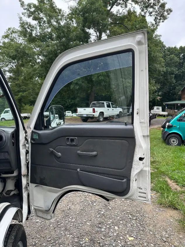 1997 Daihatsu Hijet 4WD, a white Kei Truck, for sale at Mayberry Mini Trucks in Mount Airy, NC (photo 16 of 20)