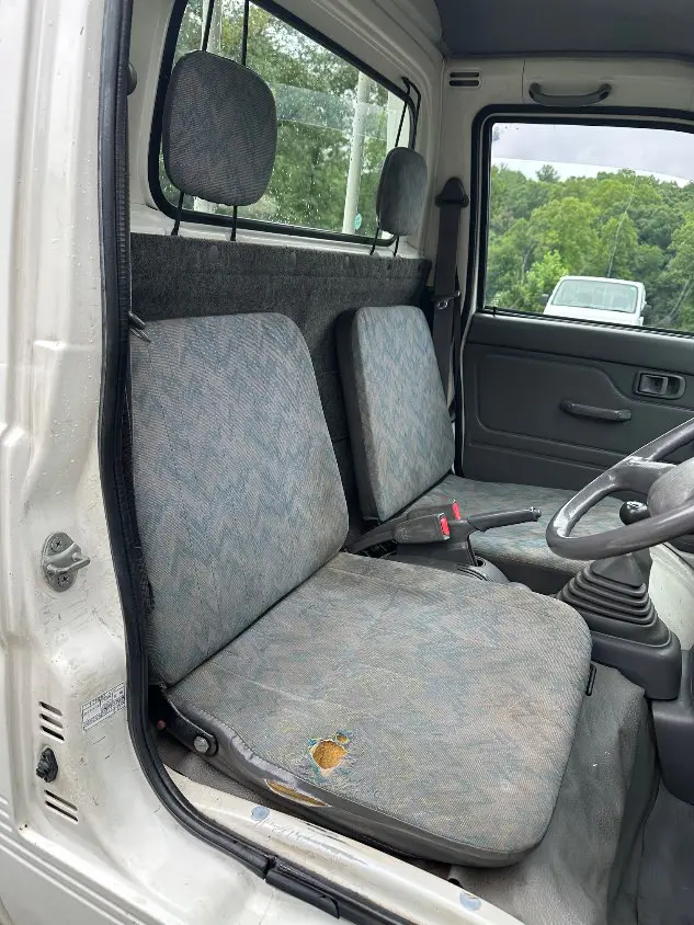 1997 Daihatsu Hijet 4WD, a white Kei Truck, for sale at Mayberry Mini Trucks in Mount Airy, NC (photo 17 of 20)