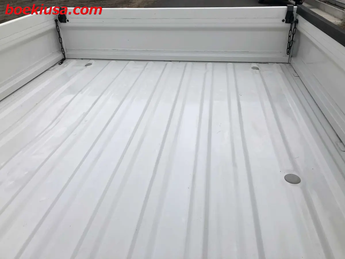 1997 Daihatsu Hijet 4x4, a white Kei Truck, for sale at Boeki USA in Paterson, NJ (photo 7 of 20)