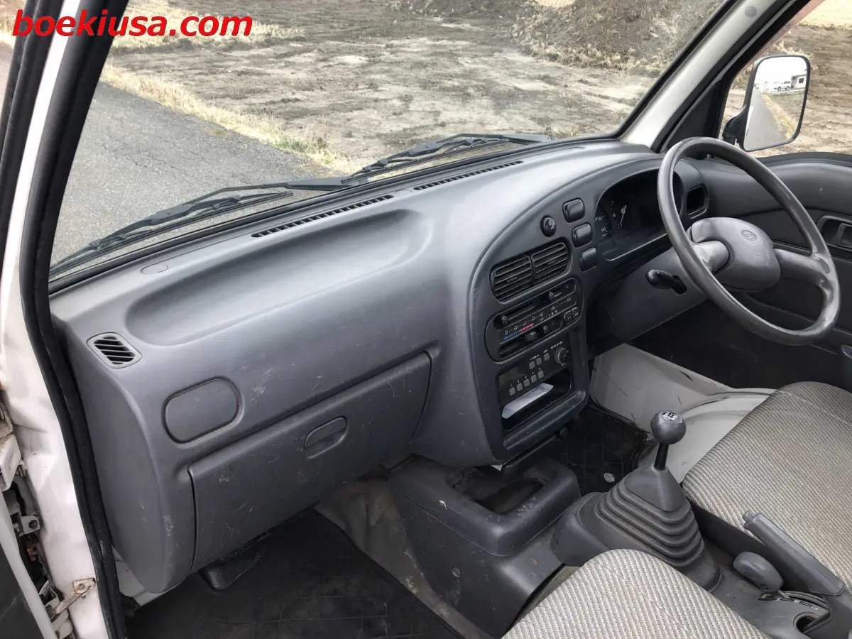 1997 Daihatsu Hijet 4x4, a white Kei Truck, for sale at Boeki USA in Paterson, NJ (photo 9 of 20)