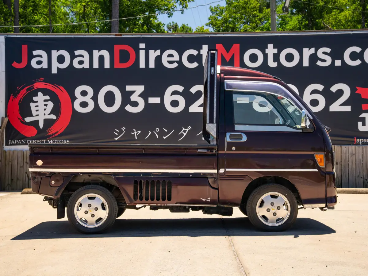1997 Daihatsu Hijet IS Automatic Transmission, a Kei Truck, for sale at Japan Direct Motors in Irmo, SC (photo 6 of 13)