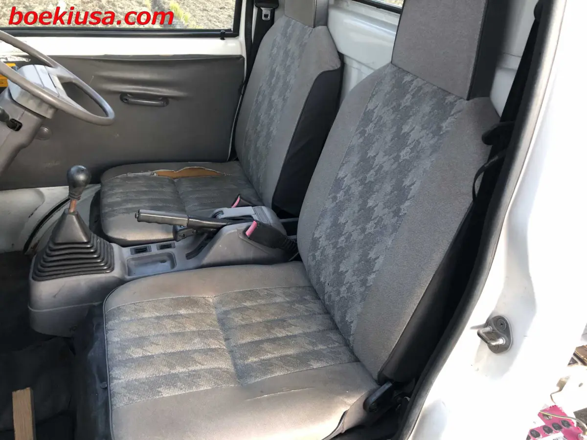 1997 Mitsubishi Minicab Dump 4x4, a white Kei Truck, for sale at Boeki USA in Paterson, NJ (photo 10 of 20)