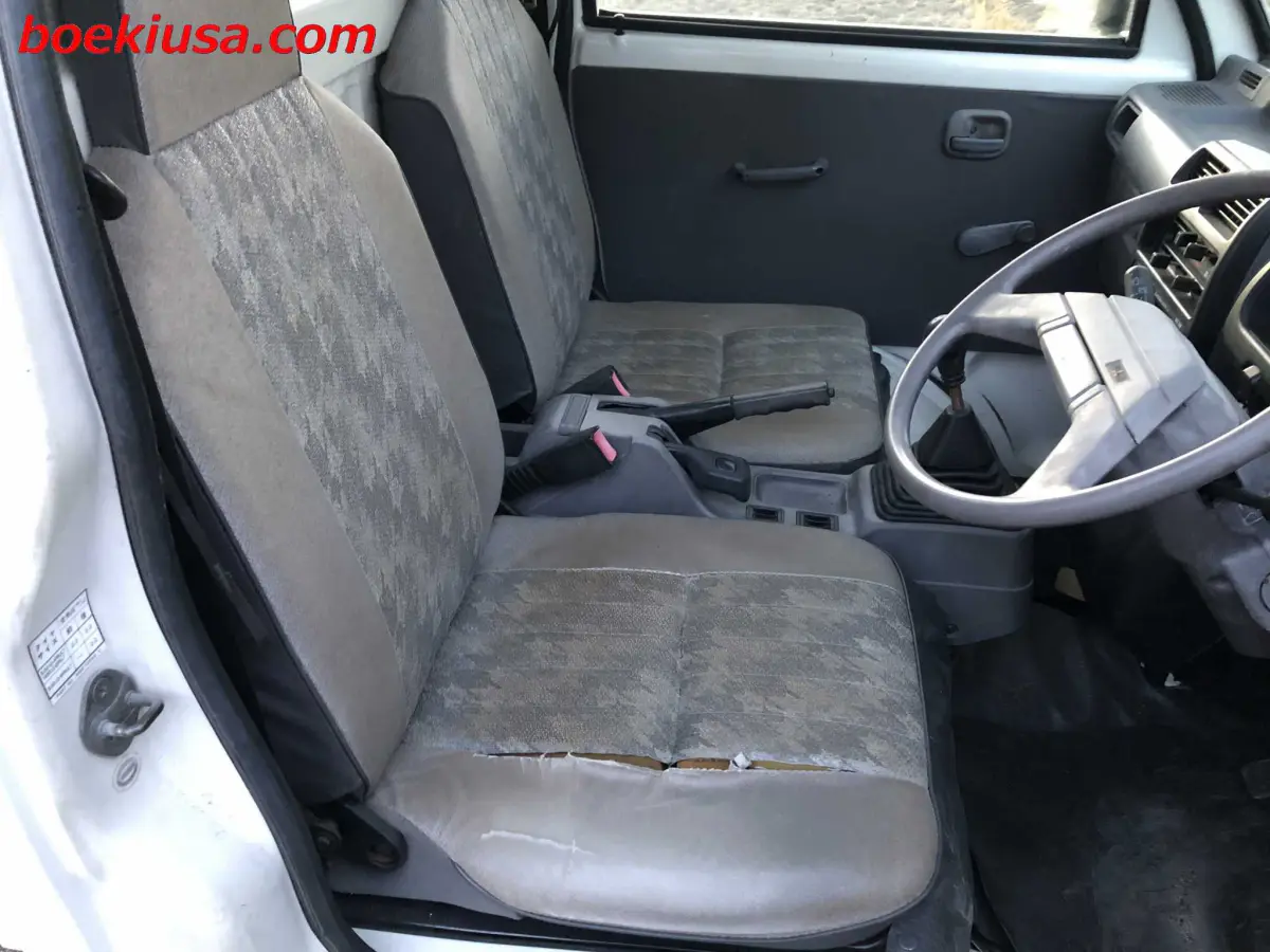 1997 Mitsubishi Minicab Dump 4x4, a white Kei Truck, for sale at Boeki USA in Paterson, NJ (photo 14 of 20)