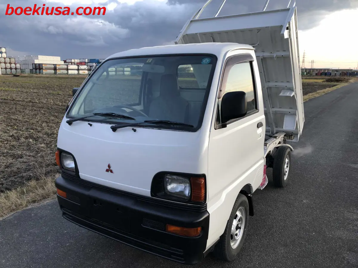1997 Mitsubishi Minicab Dump 4x4, a white Kei Truck, for sale at Boeki USA in Paterson, NJ (photo 2 of 20)