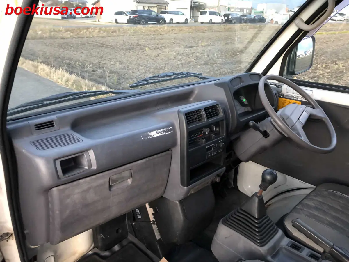 1997 Mitsubishi Minicab Dump 4x4, a white Kei Truck, for sale at Boeki USA in Paterson, NJ (photo 9 of 20)
