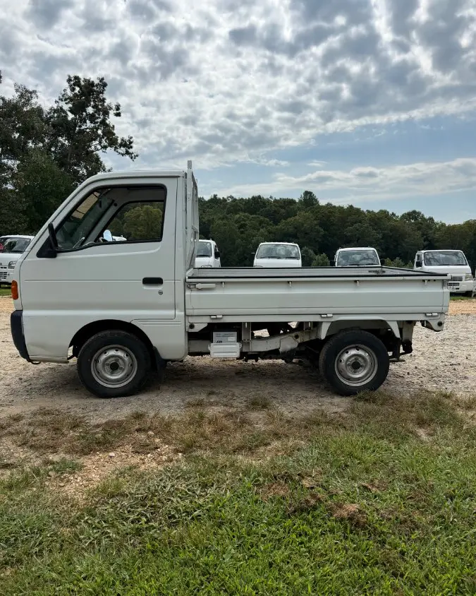 1997 Suzuki Carry 4WD, a white Kei Truck, for sale at Mayberry Mini Trucks in Mount Airy, NC (photo 10 of 18)