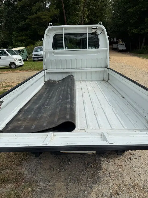 1997 Suzuki Carry 4WD, a white Kei Truck, for sale at Mayberry Mini Trucks in Mount Airy, NC (photo 7 of 18)