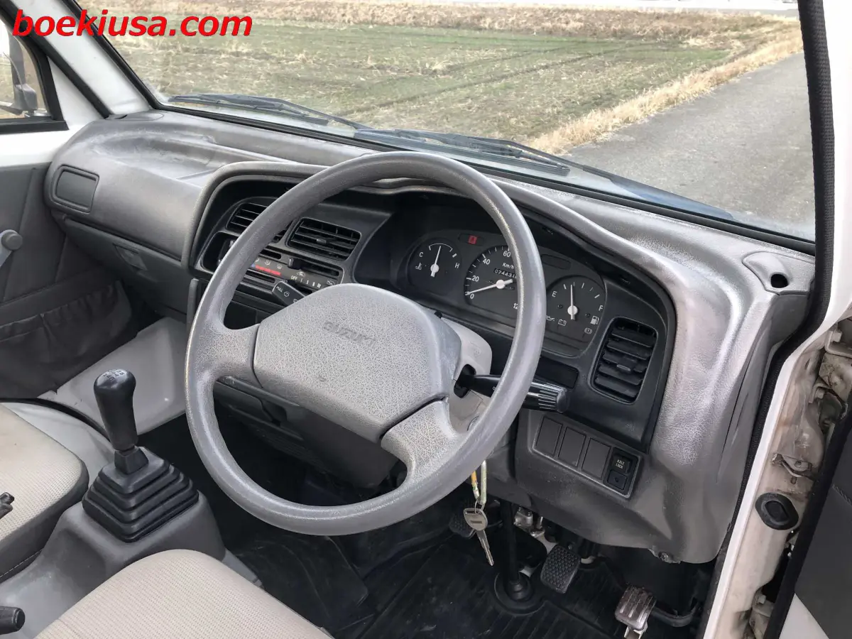 1997 Suzuki Carry 4x4, a white Kei Truck, for sale at Boeki USA in Paterson, NJ (photo 13 of 20)