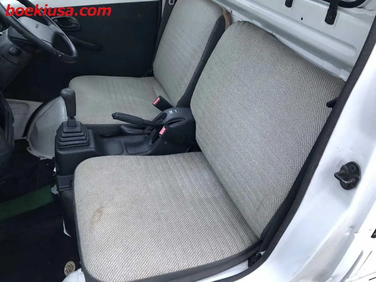 1997 Suzuki Carry 4x4, a white Kei Truck, for sale at Boeki USA in Paterson, NJ (photo 10 of 20)