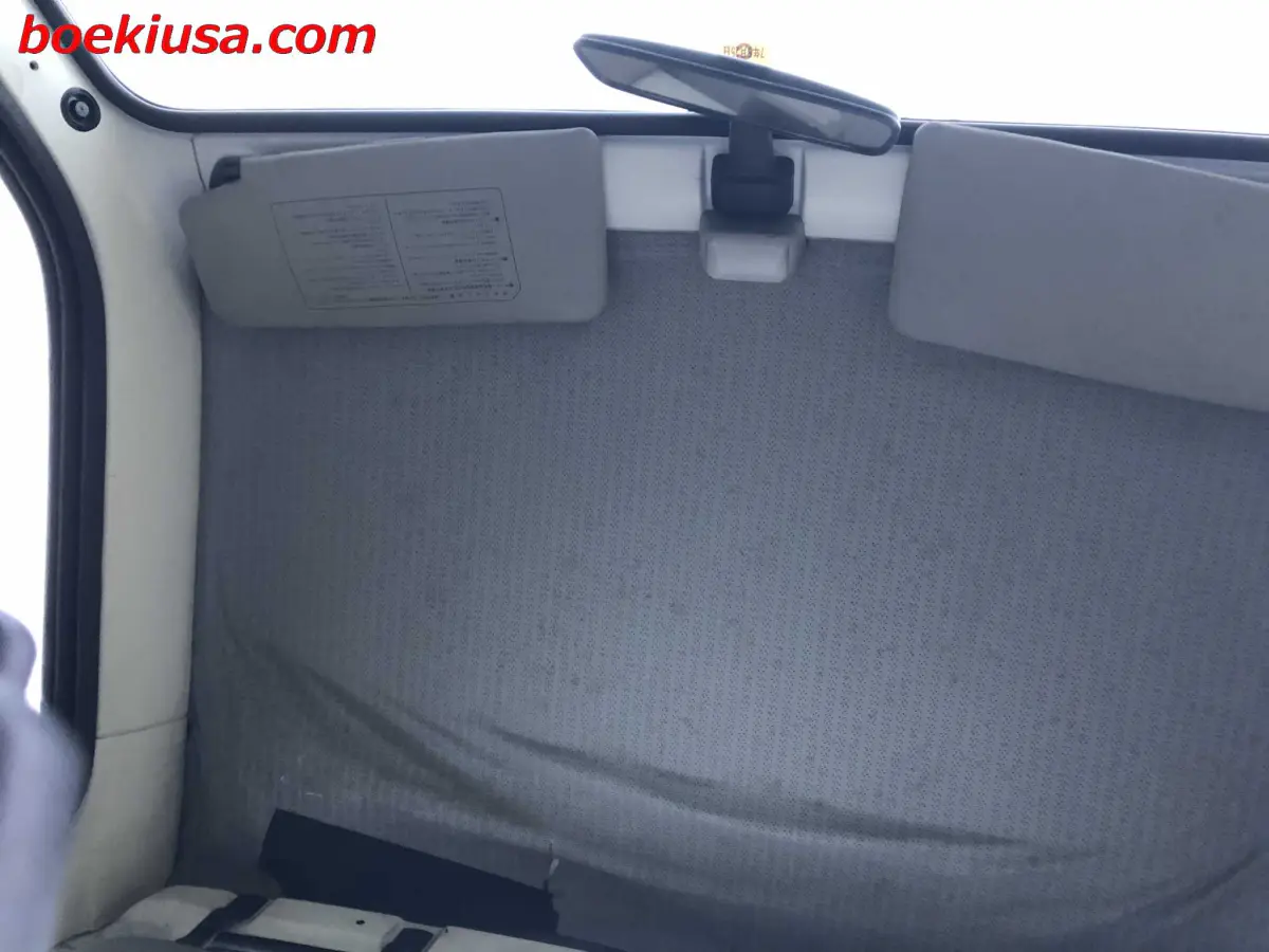 1997 Suzuki Carry 4x4, a white Kei Truck, for sale at Boeki USA in Paterson, NJ (photo 11 of 20)