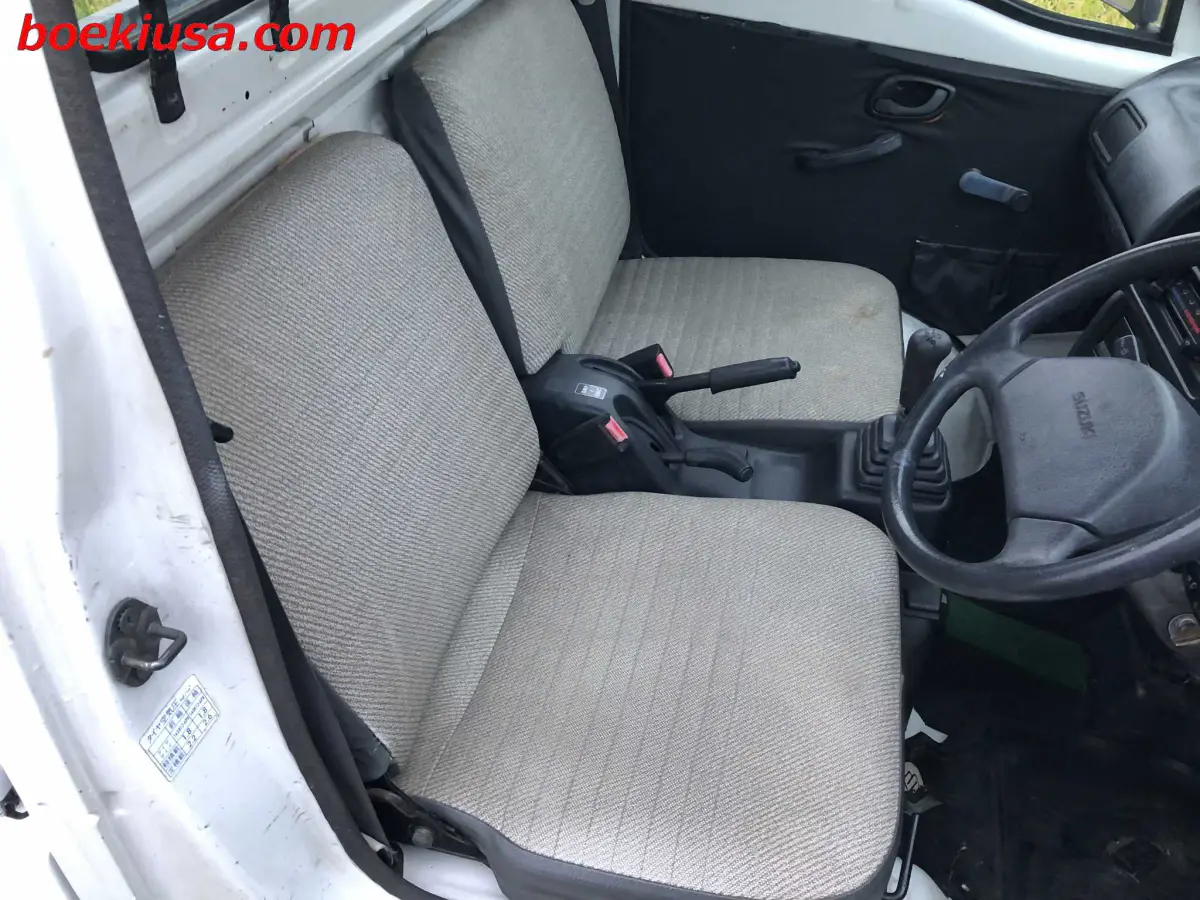 1997 Suzuki Carry 4x4, a white Kei Truck, for sale at Boeki USA in Paterson, NJ (photo 14 of 20)