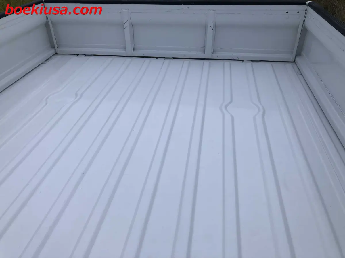 1997 Suzuki Carry 4x4, a white Kei Truck, for sale at Boeki USA in Paterson, NJ (photo 7 of 20)