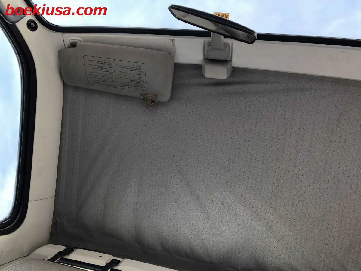 1997 Suzuki Carry 4x4, a white Kei Truck, for sale at Boeki USA in Paterson, NJ (photo 11 of 20)