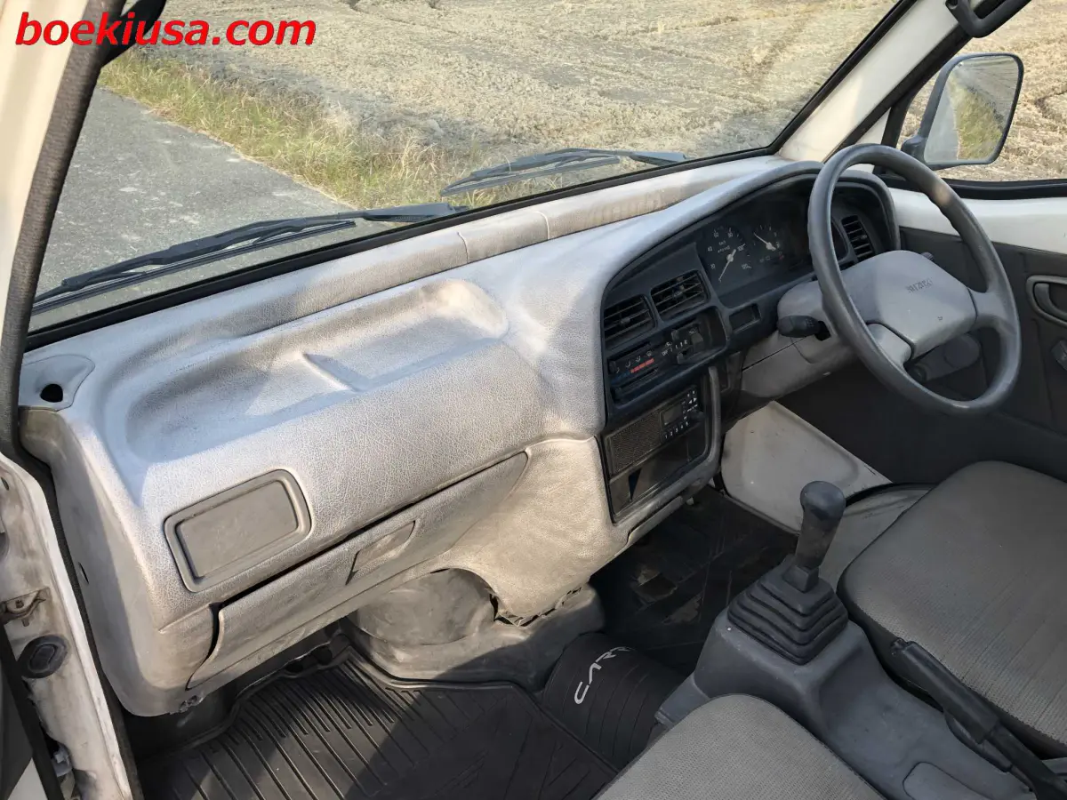 1997 Suzuki Carry 4x4, a white Kei Truck, for sale at Boeki USA in Paterson, NJ (photo 9 of 20)