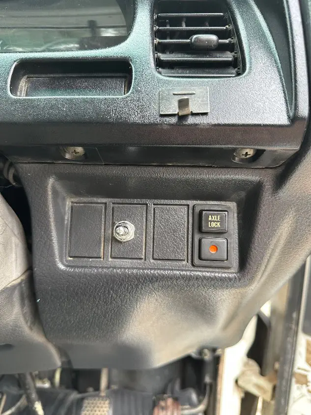 1997 Suzuki Carry Dump 4WD, a white Kei Truck, for sale at Mayberry Mini Trucks in Mount Airy, NC (photo 20 of 20)