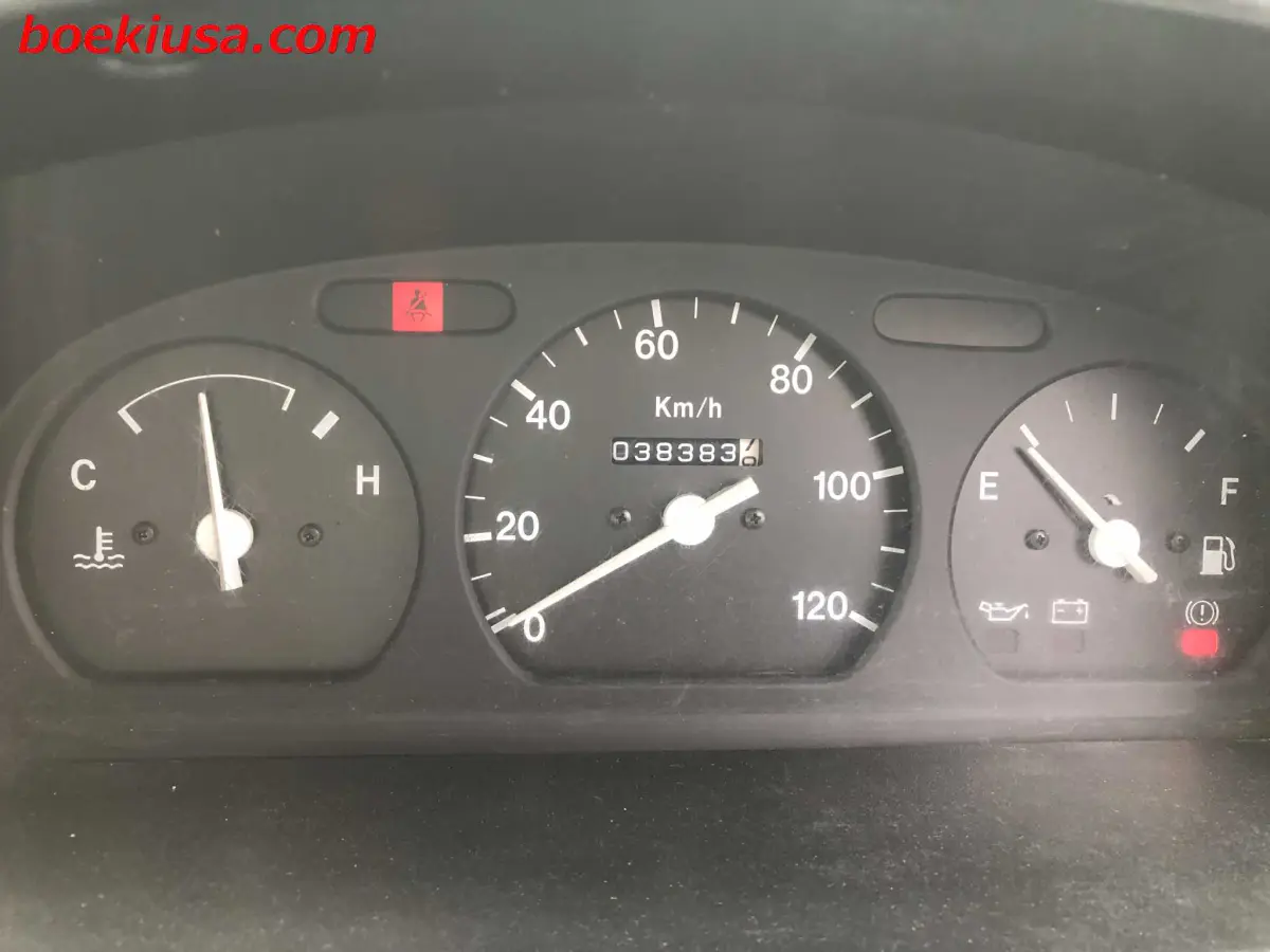 1997 Suzuki Carry Dump 4x4, a white Kei Truck, for sale at Boeki USA in Paterson, NJ (photo 18 of 20)