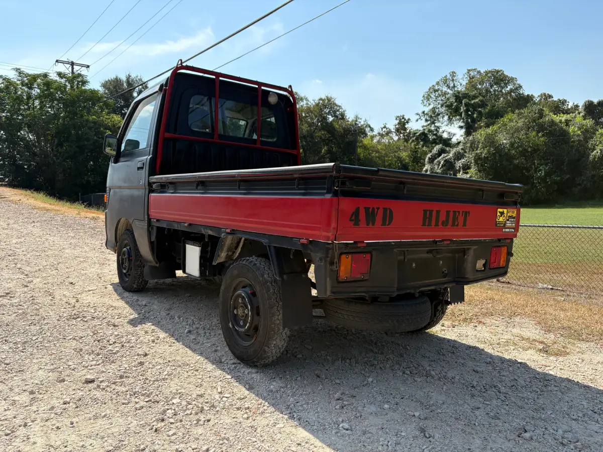 1998 Daihatsu Hijet, 4WD + AC, a Kei Truck, for sale at Sunshine Imports in Austin, TX (photo 3 of 12)