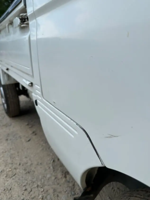 1998 Daihatsu Hijet 4WD, a white Kei Truck, for sale at Mayberry Mini Trucks in Mount Airy, NC (photo 10 of 20)
