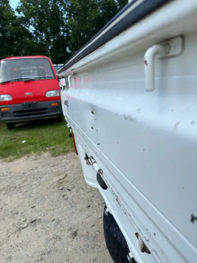 1998 Daihatsu Hijet 4WD, a white Kei Truck, for sale at Mayberry Mini Trucks in Mount Airy, NC (photo 17 of 20)