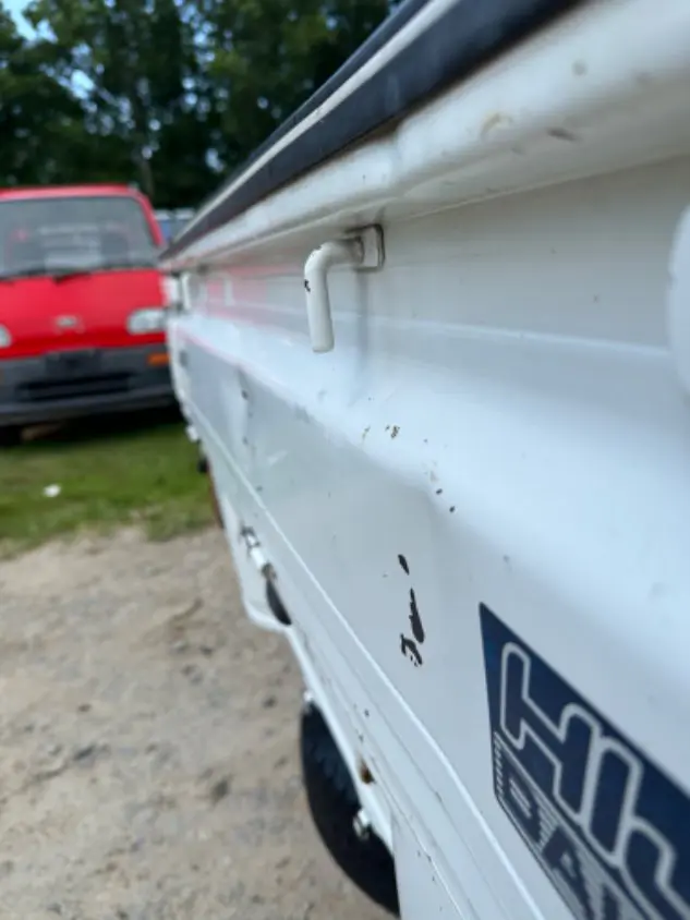 1998 Daihatsu Hijet 4WD, a white Kei Truck, for sale at Mayberry Mini Trucks in Mount Airy, NC (photo 18 of 20)