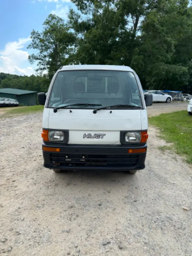 1998 Daihatsu Hijet 4WD, a white Kei Truck, for sale at Mayberry Mini Trucks in Mount Airy, NC (photo 5 of 20)