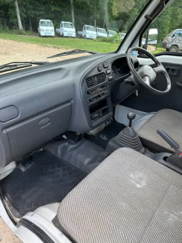 1998 Daihatsu Hijet 4WD, a white Kei Truck, for sale at Mayberry Mini Trucks in Mount Airy, NC (photo 9 of 20)