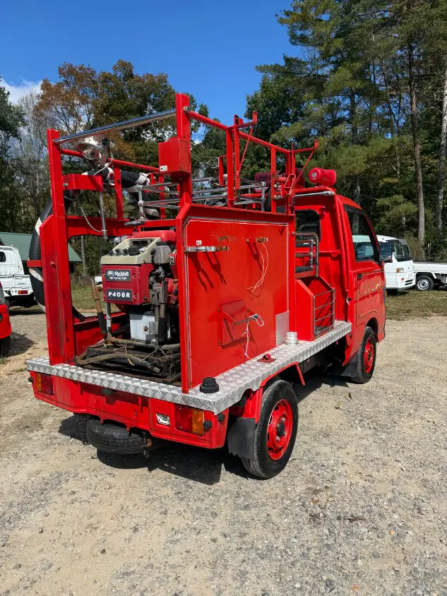 1998 Daihatsu Hijet 4WD, a red Kei Truck, for sale at Mayberry Mini Trucks in Mount Airy, NC (photo 5 of 17)