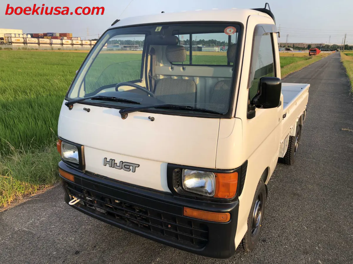 1998 Daihatsu Hijet 4x4, a white Kei Truck, for sale at Boeki USA in Paterson, NJ (photo 2 of 20)