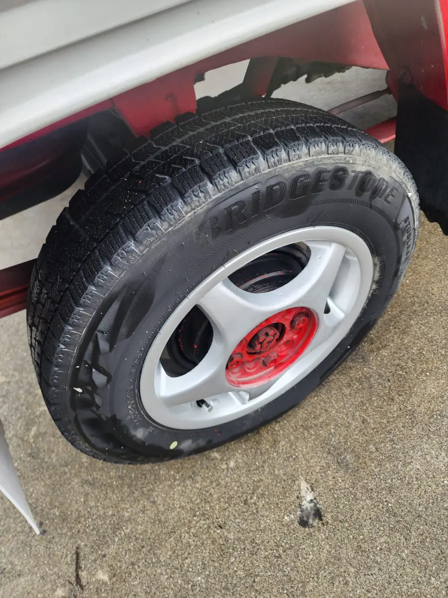 1998 Daihatsu Hijet Jumbo 4x4, a white Kei Truck, for sale at Skyline Kei Trucks in Houston, TX (photo 5 of 16)