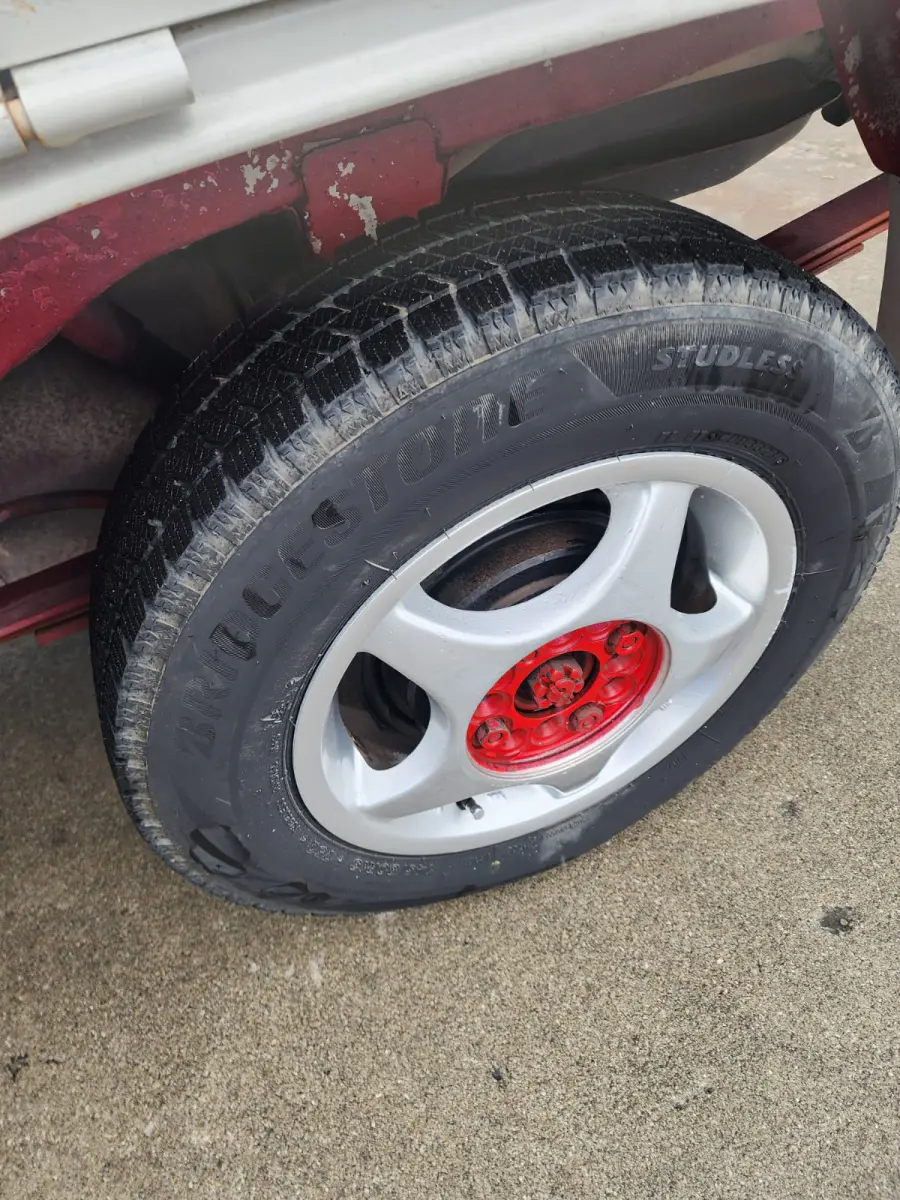 1998 Daihatsu Hijet Jumbo 4x4, a white Kei Truck, for sale at Skyline Kei Trucks in Houston, TX (photo 8 of 16)