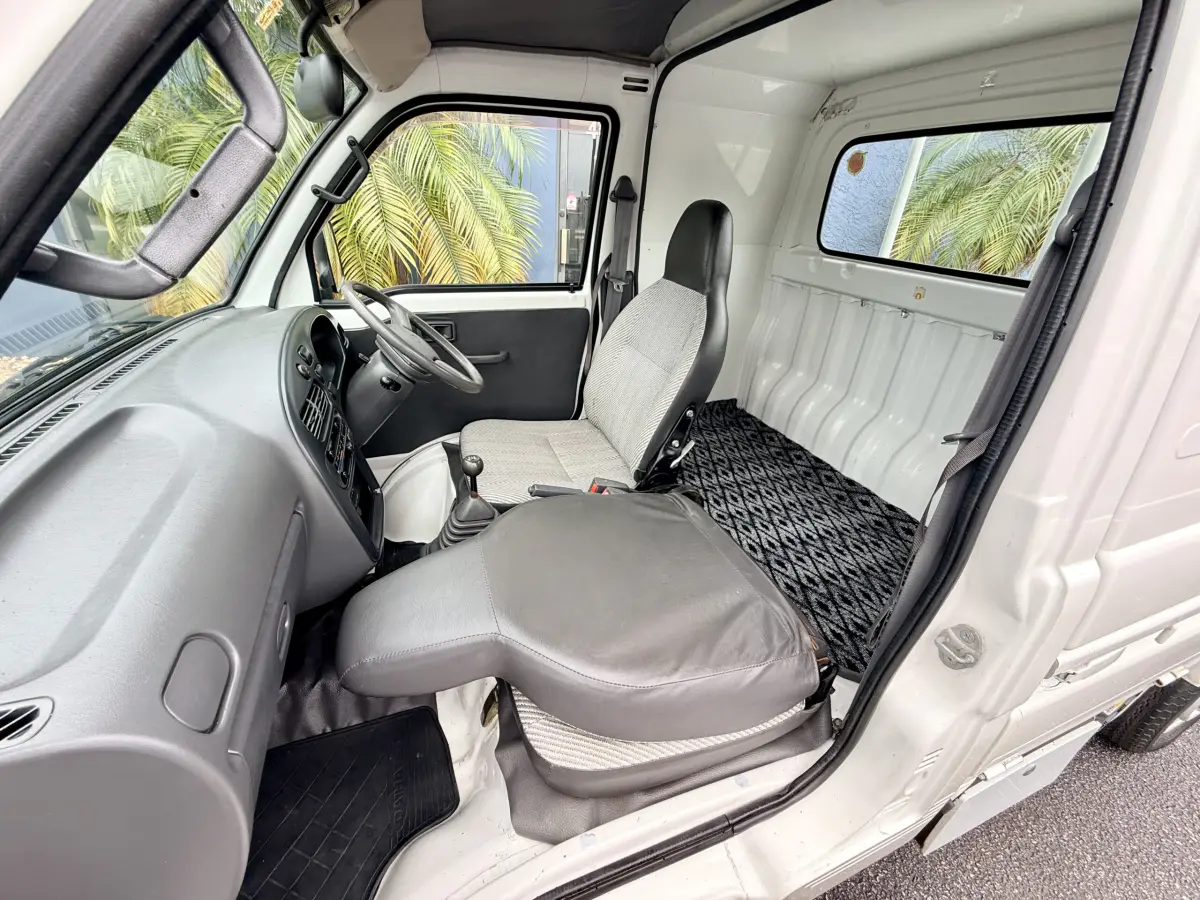 1998 Daihatsu HiJet JUMBO Kei Truck 4WD, for sale at Japan Car FL in Oldsmar, FL (photo 15 of 16)