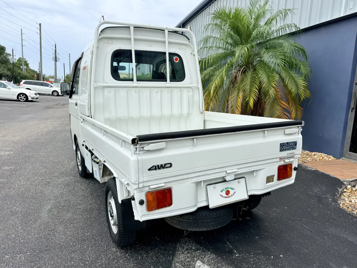 1998 Daihatsu HiJet JUMBO Kei Truck 4WD, for sale at Japan Car FL in Oldsmar, FL (photo 7 of 16)