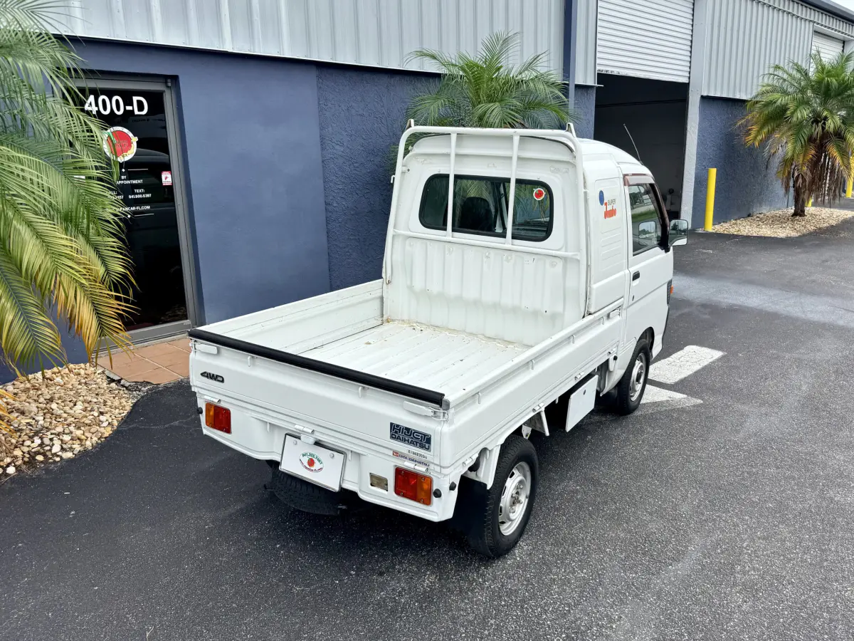 1998 Daihatsu HiJet JUMBO Kei Truck 4WD, for sale at Japan Car FL in Oldsmar, FL (photo 9 of 16)