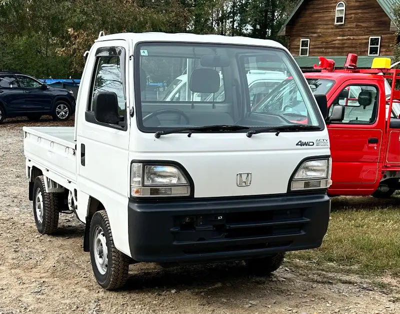 1998 Honda Acty 4WD, a white Kei Truck, for sale at Mayberry Mini Trucks in Mount Airy, NC (photo 4 of 17)