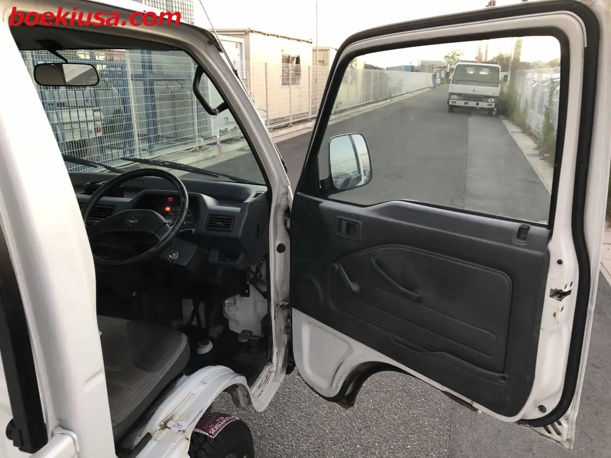 1998 Honda Acty 4x4, a white Kei Truck, for sale at Boeki USA in Paterson, NJ (photo 12 of 20)