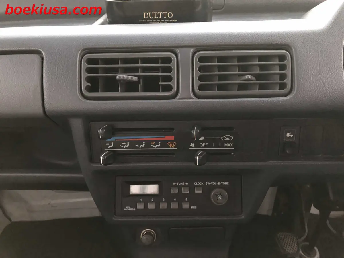 1998 Honda Acty 4x4, a white Kei Truck, for sale at Boeki USA in Paterson, NJ (photo 17 of 20)