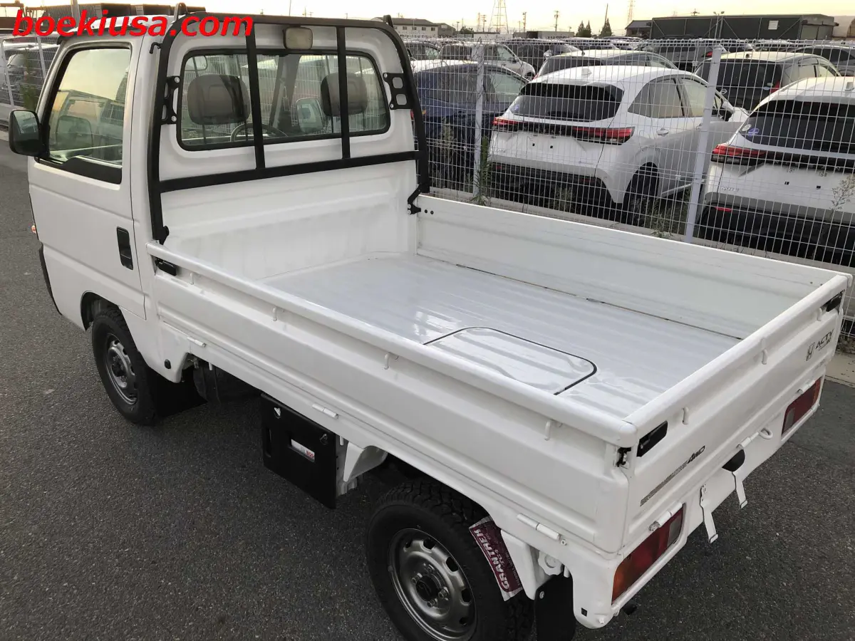 1998 Honda Acty 4x4, a white Kei Truck, for sale at Boeki USA in Paterson, NJ (photo 3 of 20)