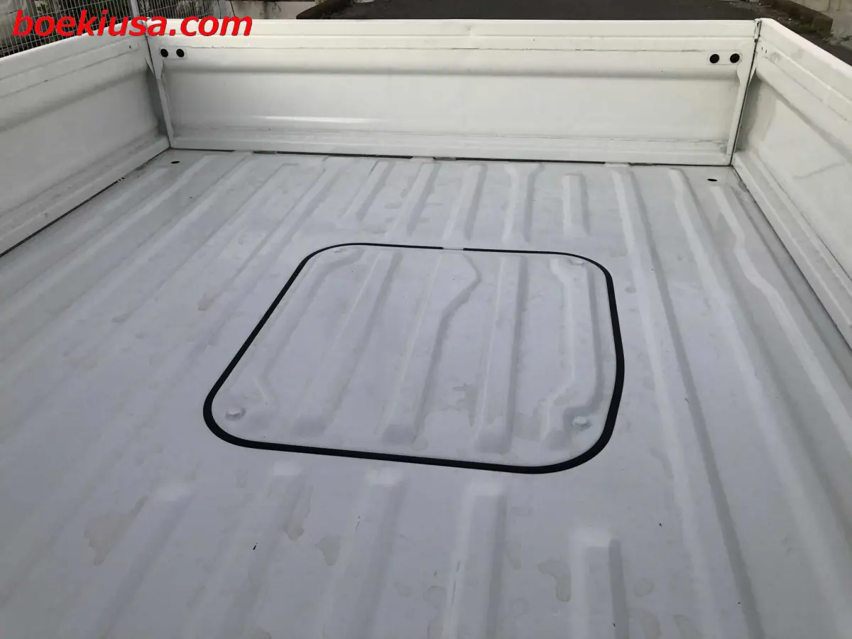 1998 Honda Acty 4x4, a white Kei Truck, for sale at Boeki USA in Paterson, NJ (photo 7 of 20)