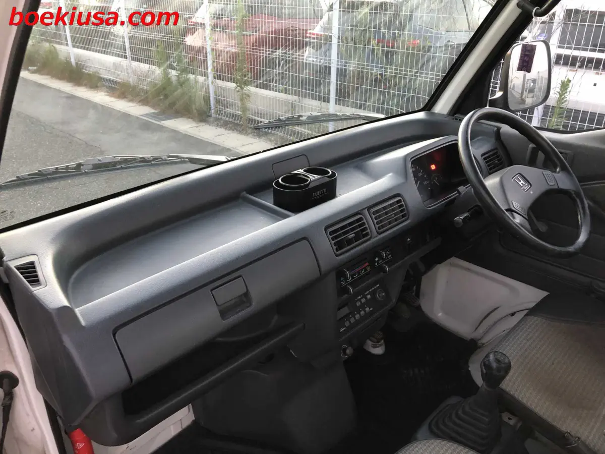 1998 Honda Acty 4x4, a white Kei Truck, for sale at Boeki USA in Paterson, NJ (photo 9 of 20)