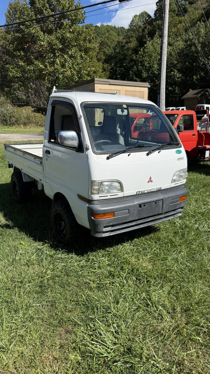 1998 Mitsubishi Minicab 4x4, a Kei Truck, for sale at Mars Mini Trucks in Mars Hill, NC (photo 1 of 13)