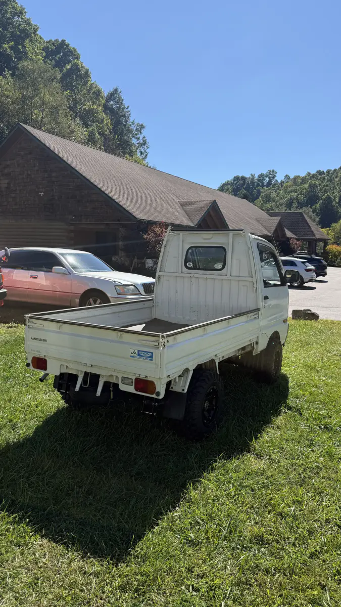 1998 Mitsubishi Minicab 4x4, a Kei Truck, for sale at Mars Mini Trucks in Mars Hill, NC (photo 5 of 13)
