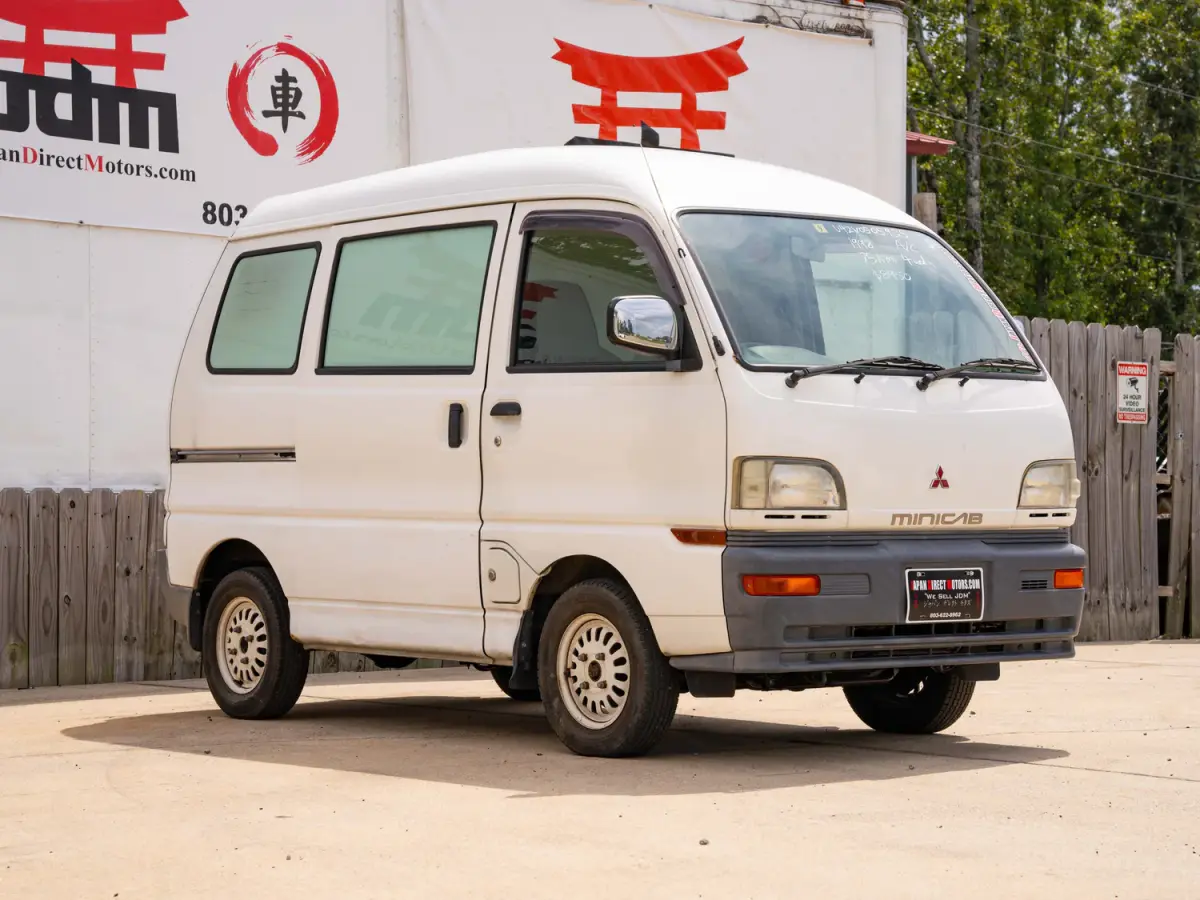1998 Mitsubishi Minicab, a white Kei Truck, for sale at Japan Direct Motors in Irmo, SC (photo 3 of 15)