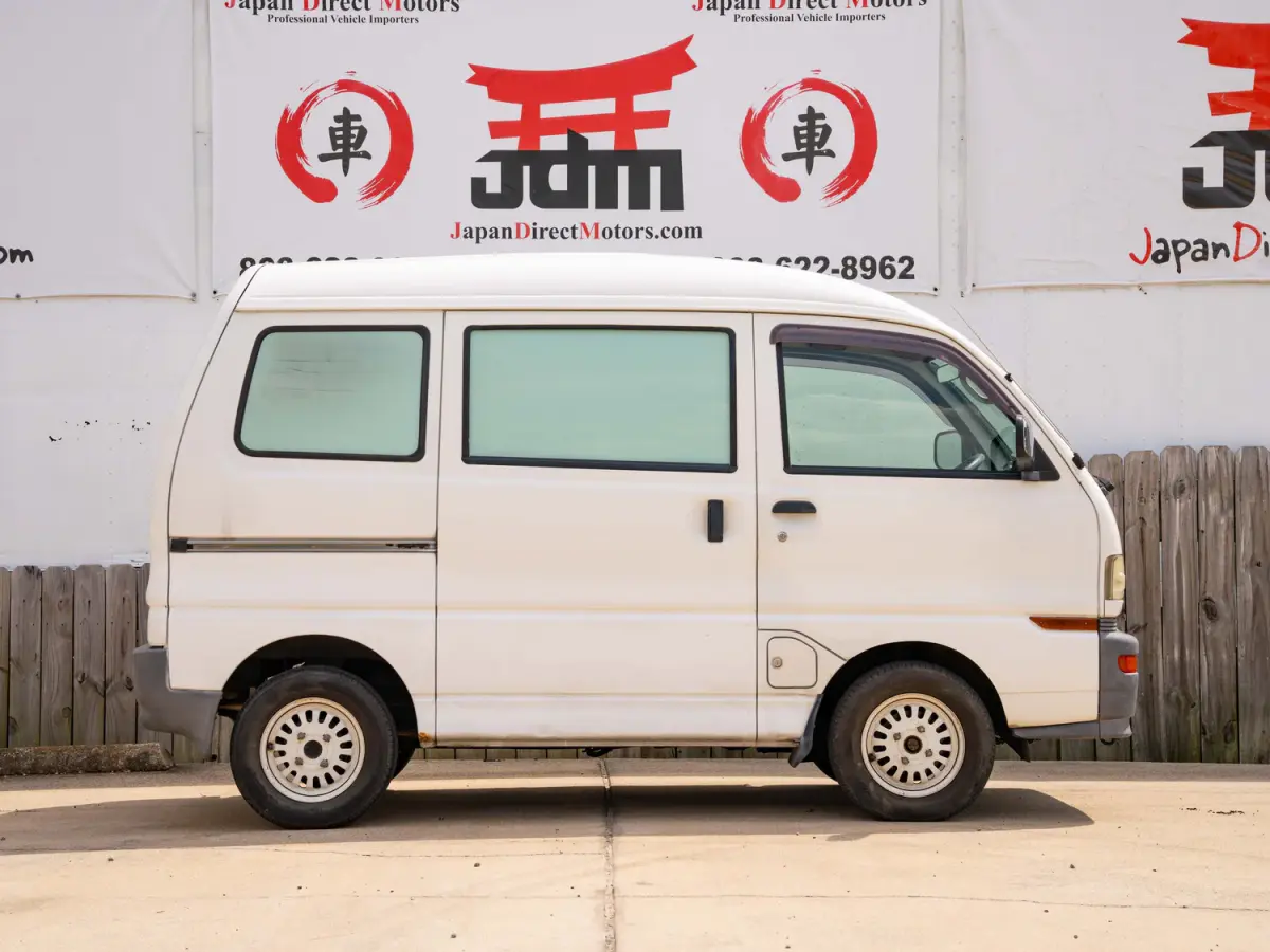 1998 Mitsubishi Minicab, a white Kei Truck, for sale at Japan Direct Motors in Irmo, SC (photo 4 of 15)