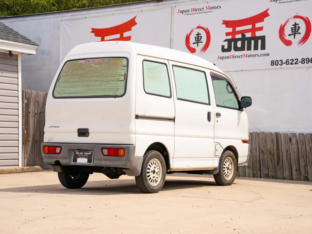 1998 Mitsubishi Minicab, a white Kei Truck, for sale at Japan Direct Motors in Irmo, SC (photo 5 of 15)