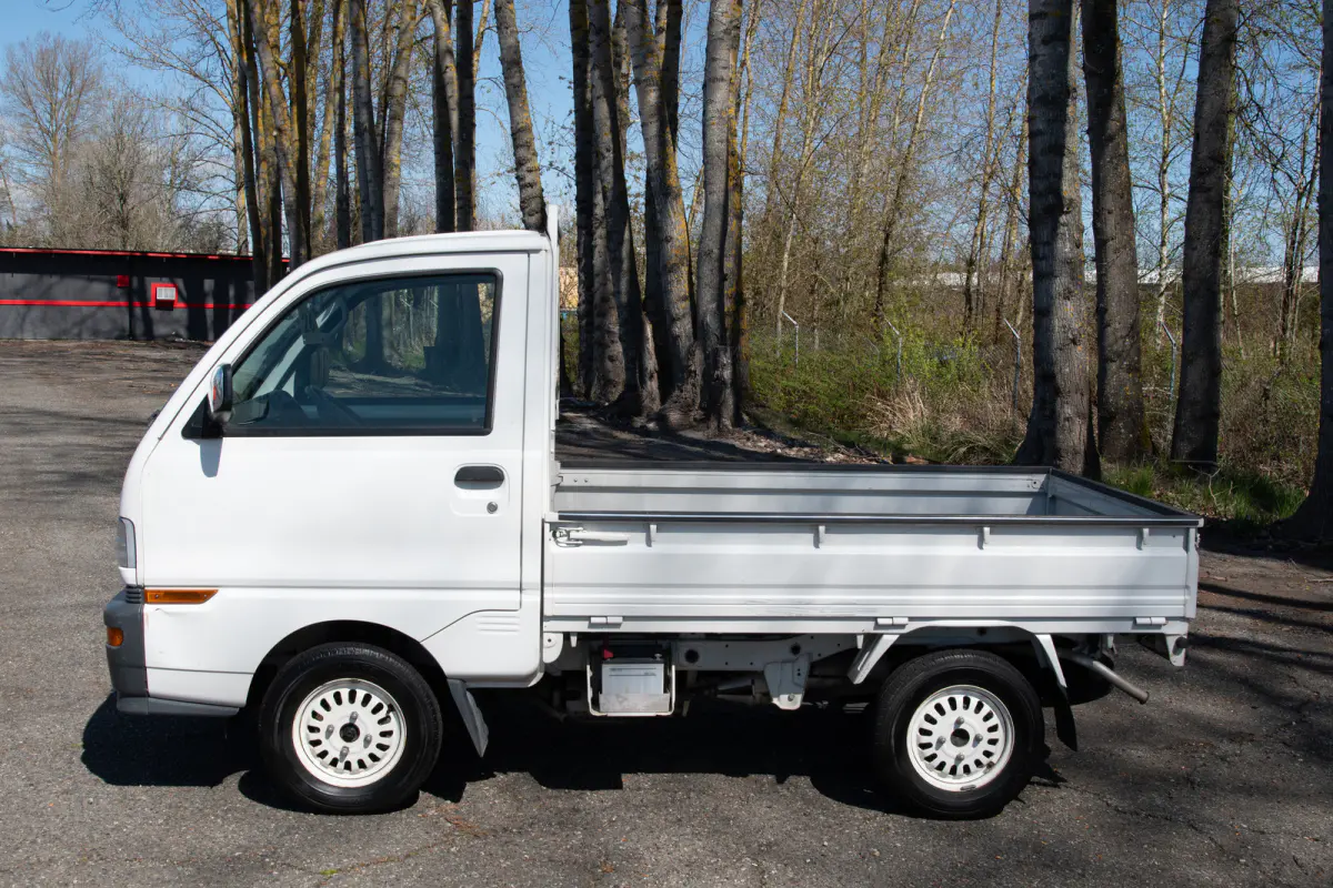 1998 Mitsubishi Minicab V30 Special Edition, a Kei Truck, for sale at The Import Guys in Ferndale, WA (photo 10 of 14)