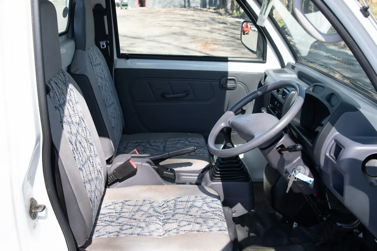 1998 Mitsubishi Minicab V30 Special Edition, a Kei Truck, for sale at The Import Guys in Ferndale, WA (photo 11 of 14)