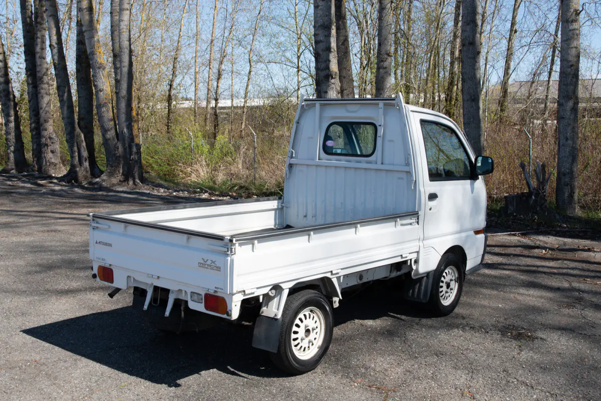 1998 Mitsubishi Minicab V30 Special Edition, a Kei Truck, for sale at The Import Guys in Ferndale, WA (photo 6 of 14)