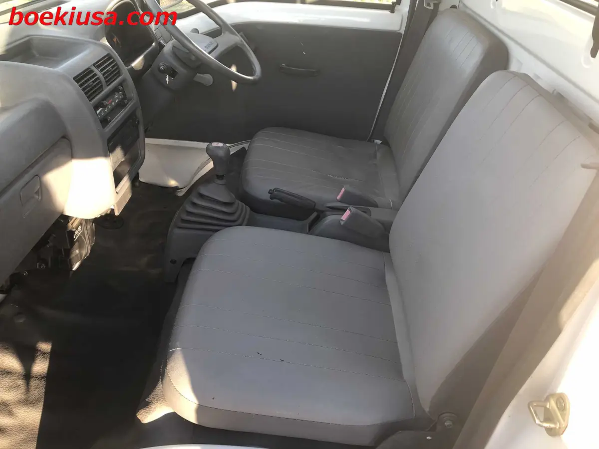1998 Subaru Sambar 4x4, a white Kei Truck, for sale at Boeki USA in Paterson, NJ (photo 10 of 20)